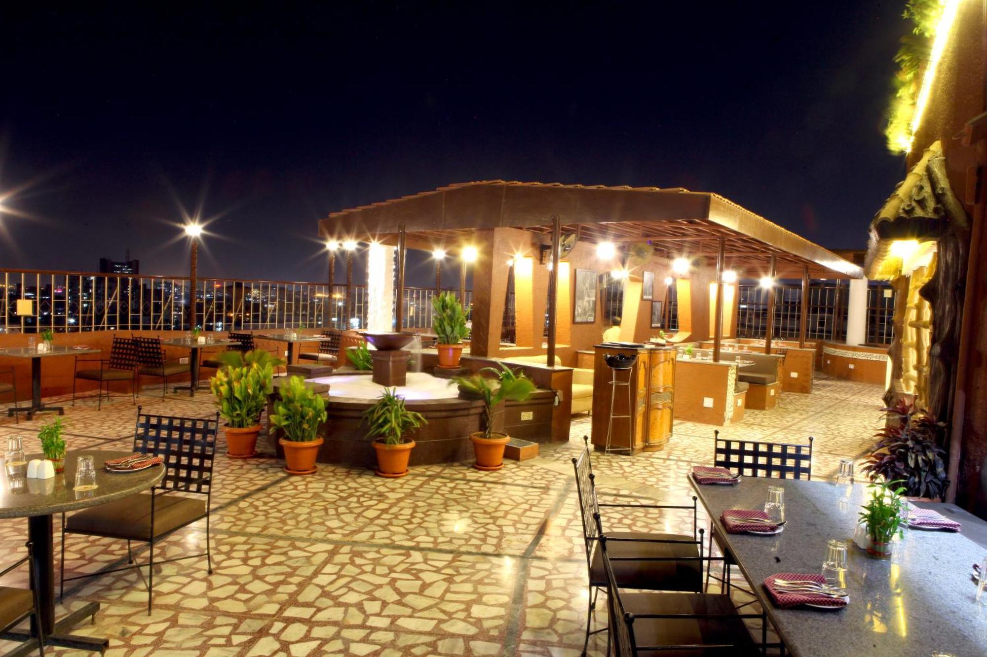 Lords Plaza Surat Ξενοδοχείο Εξωτερικό φωτογραφία