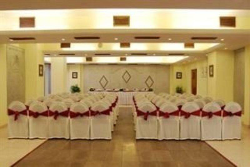 Lords Plaza Surat Ξενοδοχείο Εξωτερικό φωτογραφία